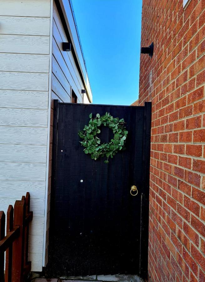 Canterbury Romantic Modern Home Goodnestone  Exterior photo